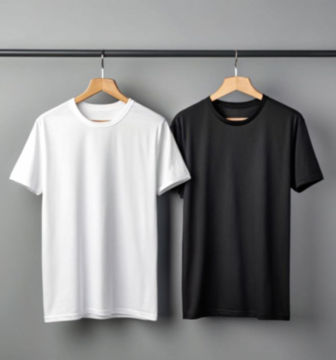 T-shirt à manches courtes personnalisable (homme et femme).